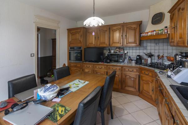 Charmante maison de plain pied avec piscine, à proximité de Jarnac