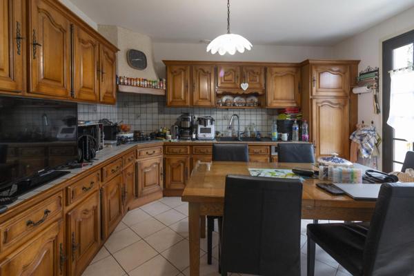 Charmante maison de plain pied avec piscine, à proximité de Jarnac