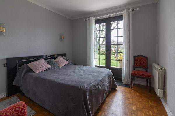 Charmante maison de plain pied avec piscine, à proximité de Jarnac