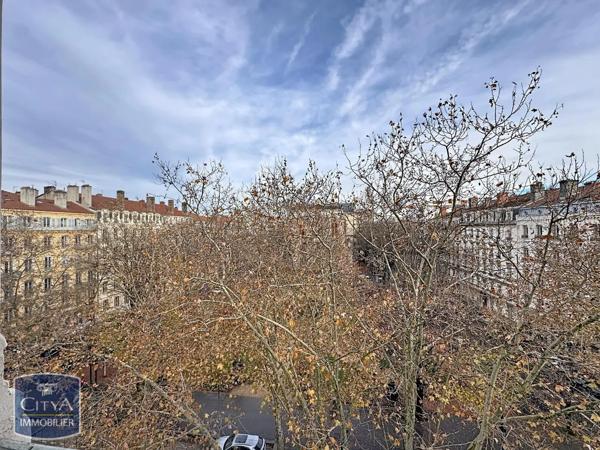 Appartement à louer 2 pièces 66.48m²