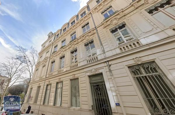 Appartement à louer 2 pièces 66.48m²