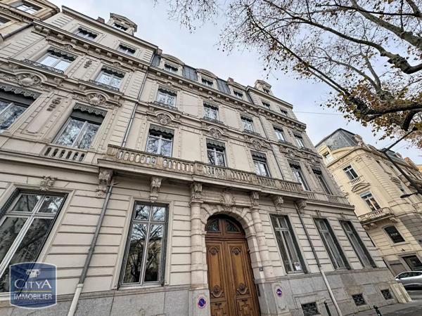 Appartement à louer 2 pièces 66.48m²