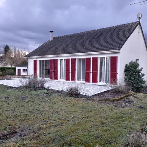 Maison Nouan Le Fuzelier dans quartier calme.