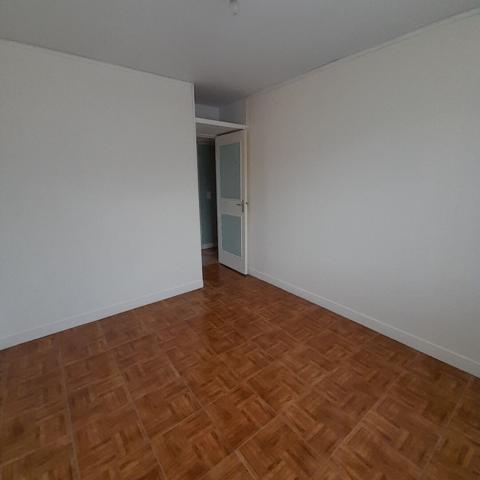 Maison Nouan Le Fuzelier dans quartier calme.