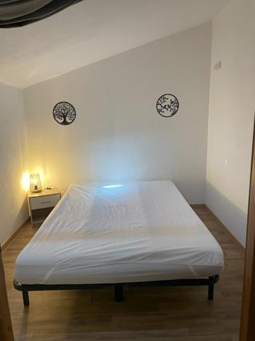 Ensuès-la-Redonne (13820) Ensues la Redonne " Centre ville duplex type 2 meublé "