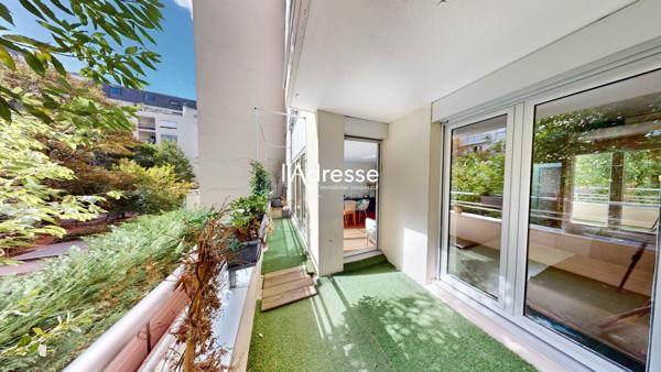 Appartement 4P / 3 chambres - 92.5m² + 16m² de balcons - Métro LIBERTE