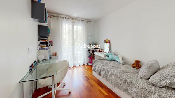 Appartement 4P / 3 chambres - 92.5m² + 16m² de balcons - Métro LIBERTE