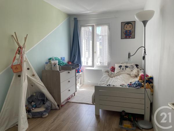 Appartement F2 à vendre  3 pièces - 96,60 m2 REBAIS - 77