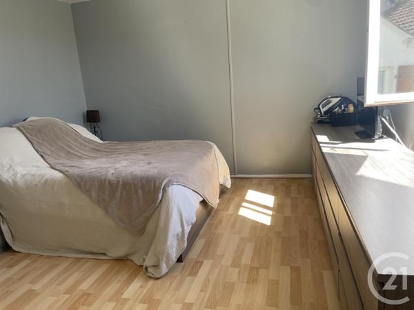 Appartement F2 à vendre  3 pièces - 96,60 m2 REBAIS - 77