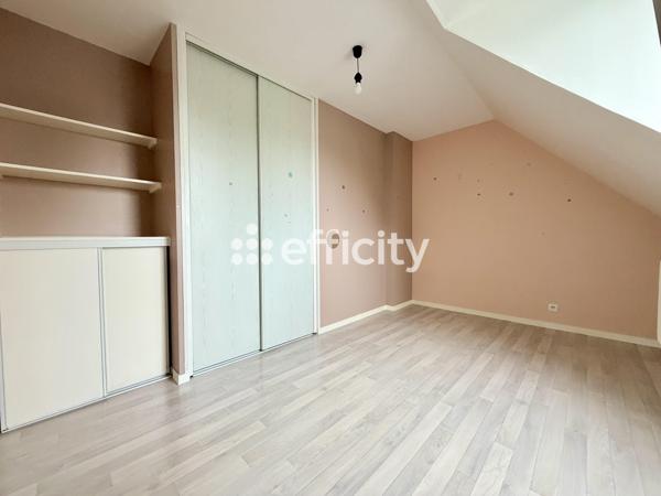 Maison
         7 pièces
        - 150 m² 398 500 € *