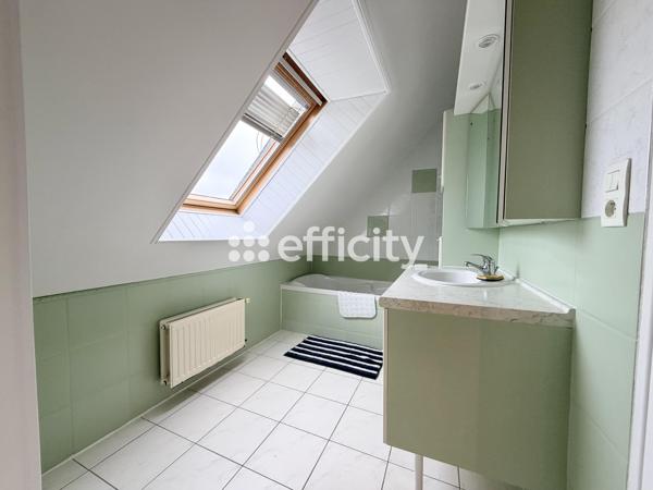 Maison
         7 pièces
        - 150 m² 398 500 € *
