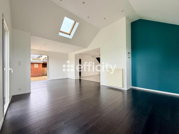 Maison
         7 pièces
        - 150 m² 398 500 € *