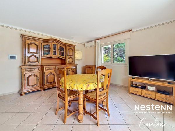 TOUT A PIED pour cette villa d'environ 161 m² sur 2 niveaux, 3 chambres, atelier et terrain piscinable d'environ 900 m²Maison Cavalaire Sur Mer