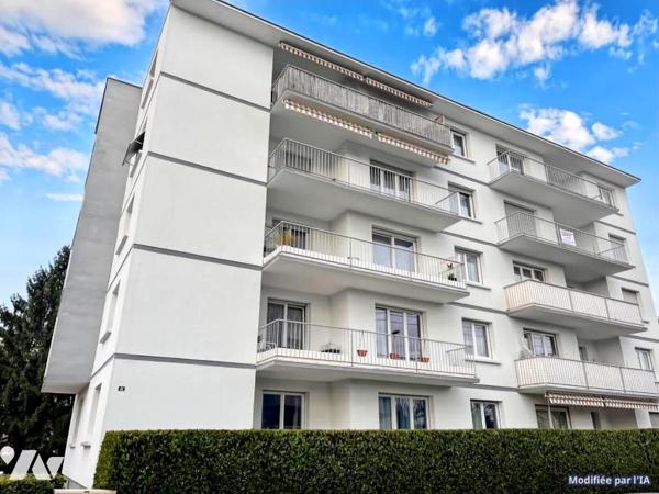 Appartement 2 chambres rue Henri BAIGUE 1er étage avec balcon