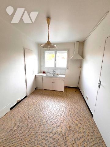 Appartement 2 chambres rue Henri BAIGUE 1er étage avec balcon