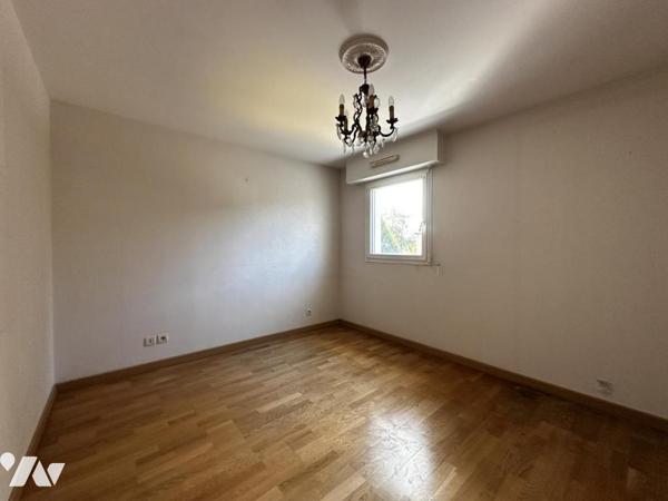 A VENDRE VANNES PROCHE GARE SPACIEUX T2 AVEC GARAGE