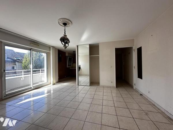 A VENDRE VANNES PROCHE GARE SPACIEUX T2 AVEC GARAGE