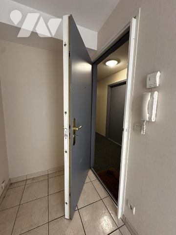 A VENDRE VANNES PROCHE GARE SPACIEUX T2 AVEC GARAGE