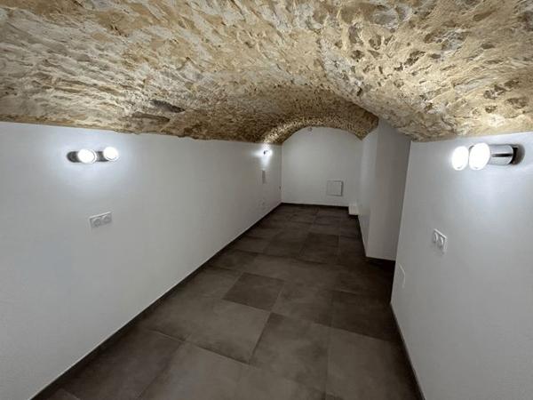 Local commercial 1 pièce T1 F1 15.3 m² à Saint Maximin 2 Rue des Templiers 30700 à louer