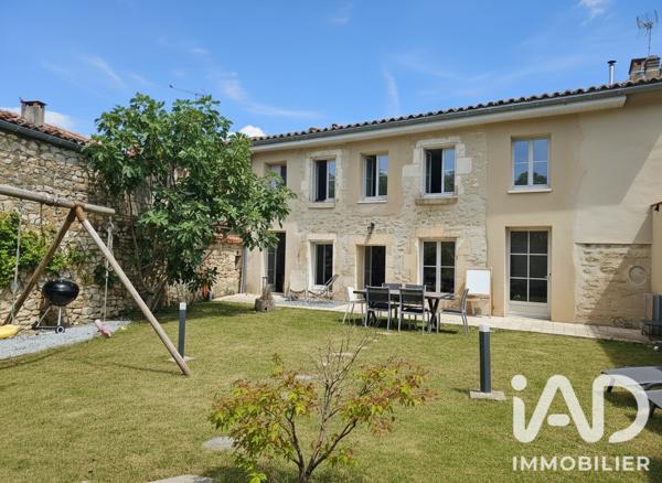 Maison à vendre 5 pièces 144 m² La Rochefoucauld-en-Angoumois