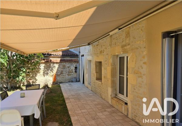 Maison à vendre 5 pièces 144 m² La Rochefoucauld-en-Angoumois