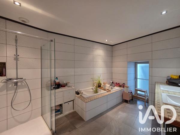 Maison à vendre 5 pièces 144 m² La Rochefoucauld-en-Angoumois