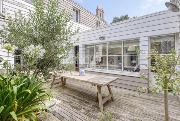 Maison 300 m²