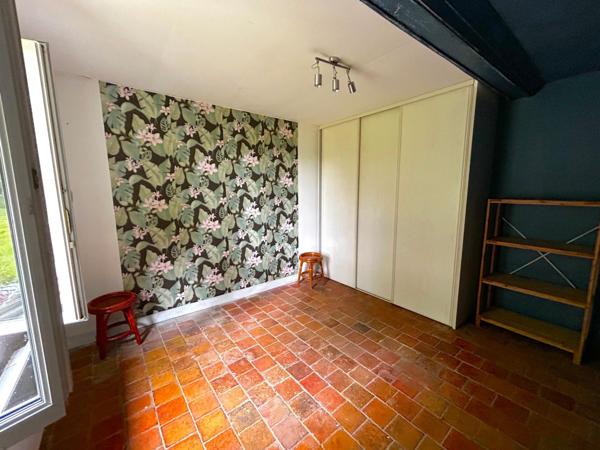 2 MAISONS SUR TERRAIN D'ENV 8000M2