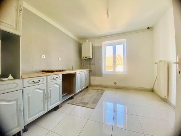 Maison / Immeuble  individuel 252 m2- 3 logements- Saint Amour