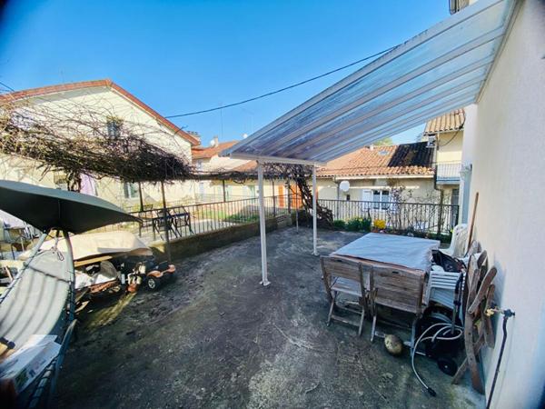 Maison / Immeuble  individuel 252 m2- 3 logements- Saint Amour