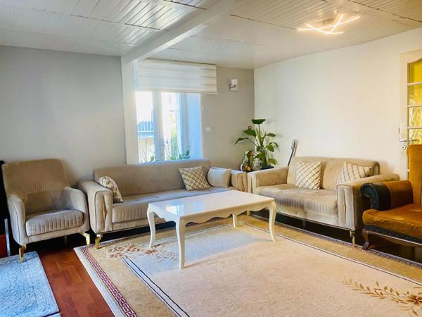 Maison / Immeuble  individuel 252 m2- 3 logements- Saint Amour