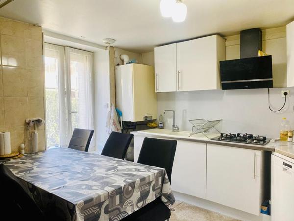 Maison / Immeuble  individuel 252 m2- 3 logements- Saint Amour