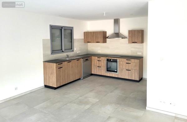 Maison à louer à Peyre en Aubrac en Lozère (48130), ref : 48032-L111