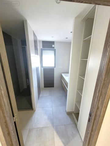 Maison à louer à Peyre en Aubrac en Lozère (48130), ref : 48032-L111