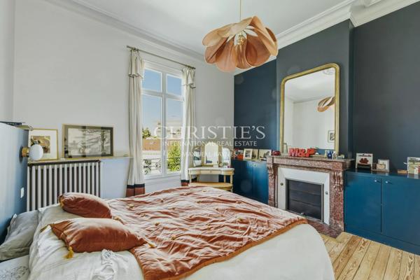 MAISON DE MAÎTRE RÉNOVÉE AVEC MAISON D’INVITÉS, PISCINE ET GARAGES