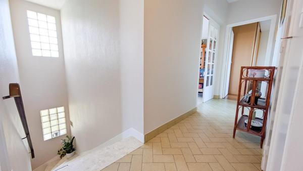 SECTEUR RECHERCHE ET PROCHE COMMERCES