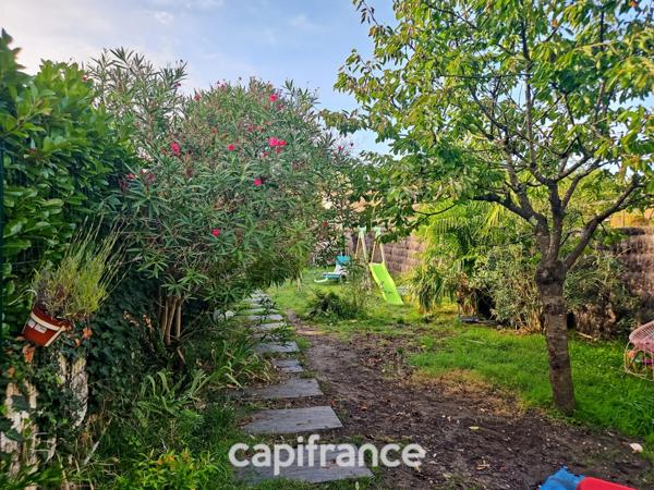 Maison familiale avec jardin & studio indépendant – Saint-André-de-Cubzac ( haut de Port de Plagne)