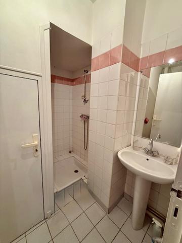 Tain-l'Hermitage (26600) Immeuble locatif, 163 m², local commercial avec cave et T3 duplex - Centre-ville de Tain-l'Hermitage