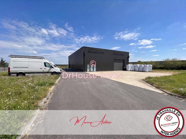 Bureau à vendre 3 pièces de 542 m²