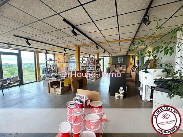 Bureau à vendre 3 pièces de 542 m²