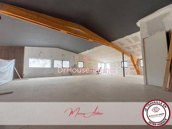 Bureau à vendre 3 pièces de 542 m²