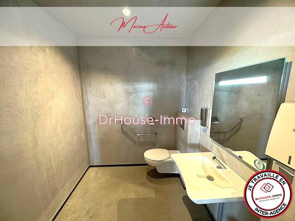 Bureau à vendre 3 pièces de 542 m²