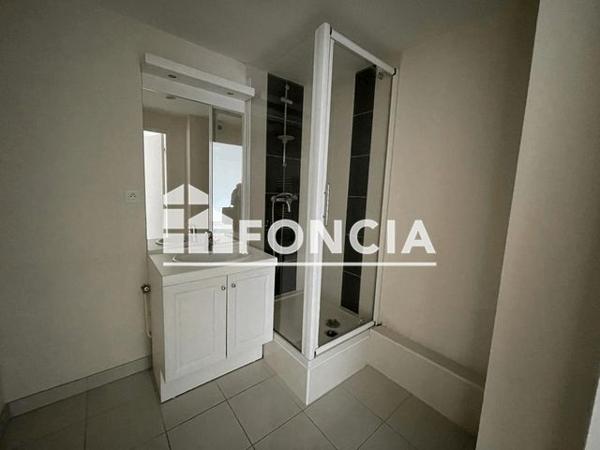 Location Appartement 2 pièces 46.95 m² - 2-4-6-8-9 ESPACE NAYEL Lorient 56100