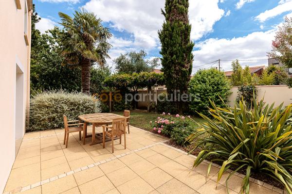 Vente
                Maison156 m² - 6 Pièces -
                    REZE (44400)