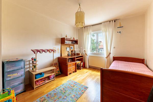 Vente
                Maison156 m² - 6 Pièces -
                    REZE (44400)
