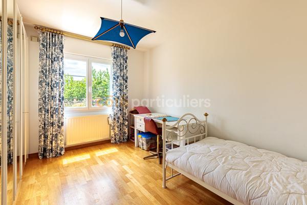 Vente
                Maison156 m² - 6 Pièces -
                    REZE (44400)