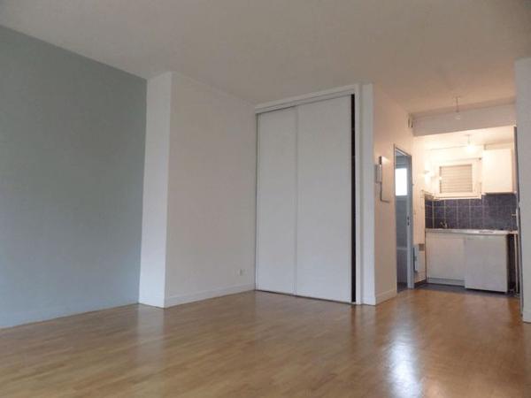 Location Studio 32.9 m² - 53 RUE DE FONTENAY Sceaux 92330