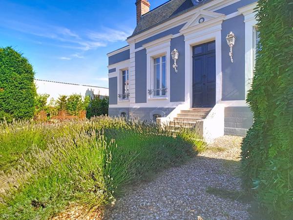 Maison de maître en Bourgogne, 6 pièce(s) 225 m2 sur 4.547 m² terrain