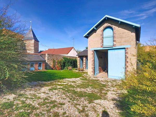 Maison de maître en Bourgogne, 6 pièce(s) 225 m2 sur 4.547 m² terrain