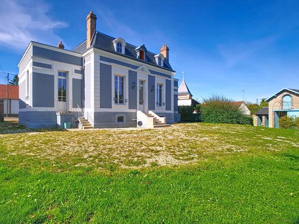 Maison de maître en Bourgogne, 6 pièce(s) 225 m2 sur 4.547 m² terrain